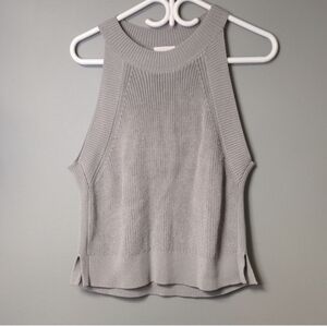Wilfred Aritzia Grey Sweater Vest Cropped Size Medium